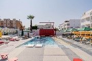 ryanslolas_03_pool area_0025.jpg